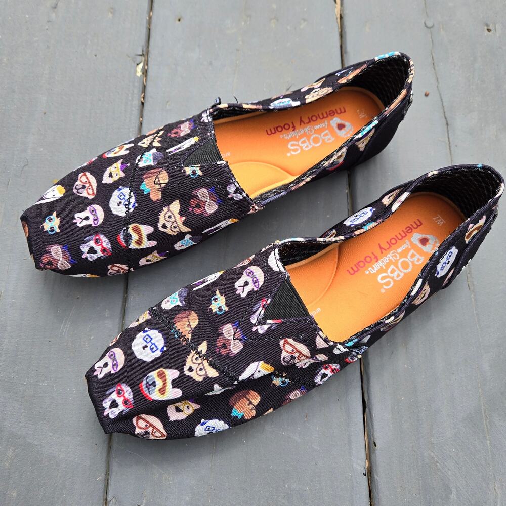 Bobs from Skechers Women's Flats Black Dog Print Memory Foam Arch Pillow size 7 - Picture 3 of 12